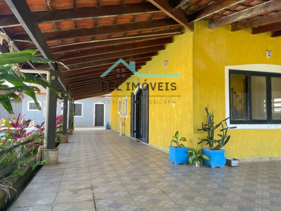 Imagens do imóveis Excelente casa térrea próximo à praia