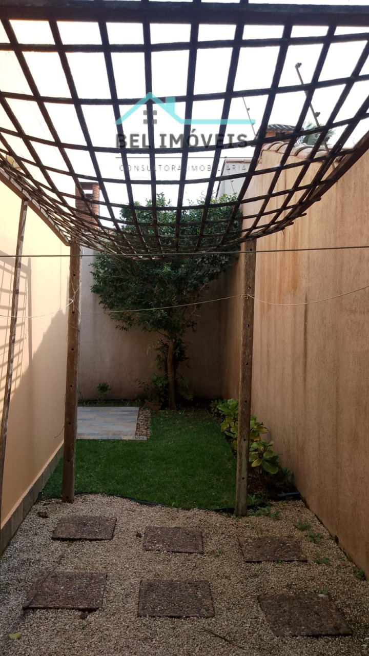 Imagens do imóveis MAGNÍFICA CASA TÉRREA / ESTUDAMOS PERMUTA