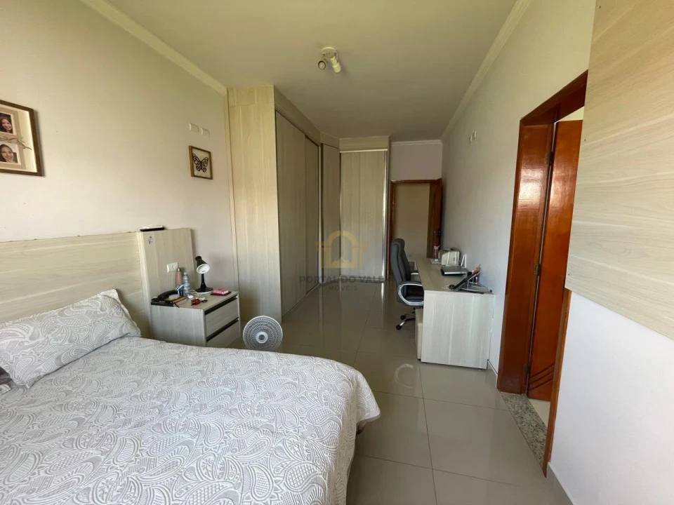 Imagens do imóveis Sobrado de Lote Inteiro no Vista Verde