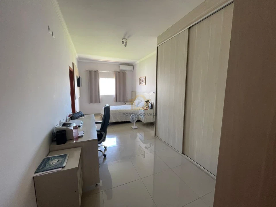 Imagens do imóveis Sobrado de Lote Inteiro no Vista Verde