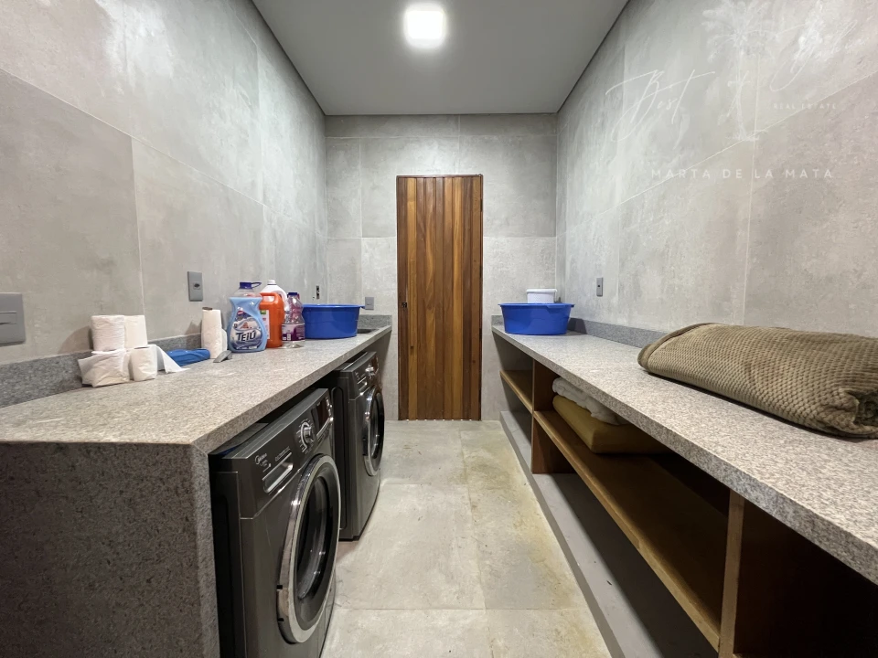 Imagens do imóveis ALUGA-SE CASA RECANTO DO MAR – 7 SUÍTES, QUADRA DE BEACH TENNIS E LAZER COMPLETO