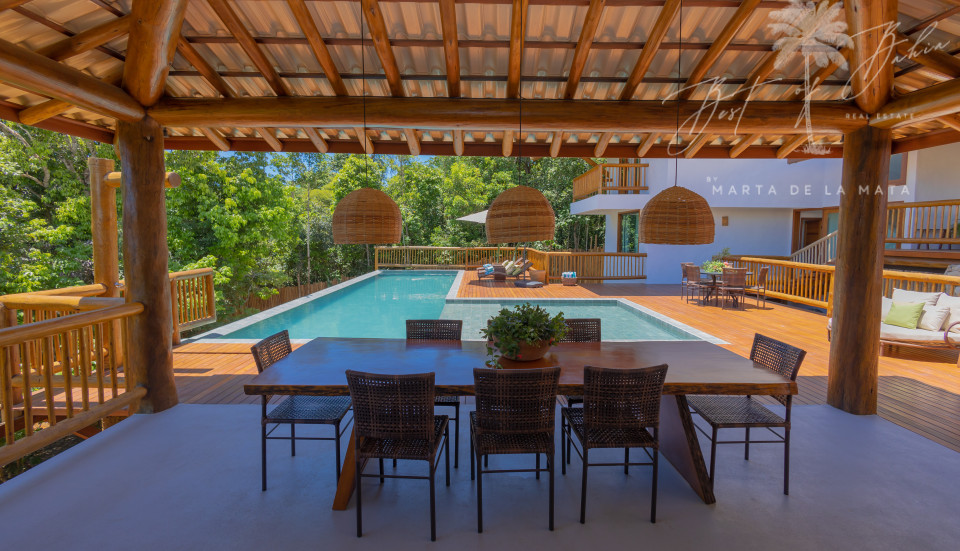Imagens do imóveis CASA BAPEBAR: CASA EXCLUSIVA DE 5 SUÍTES COM PISCINA, JARDIM DESLUMBRANTE E CONFORTO PARA 15 PESSOAS!