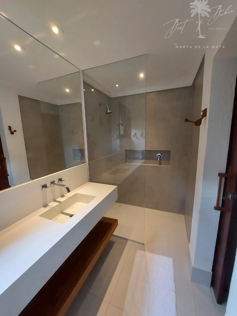 Imagens do imóveis CASA COM 4 SUITES NO MELHOR  CONDOMÍNIO PÉ NA AREIA EM ARRAIAL D' AJUDA