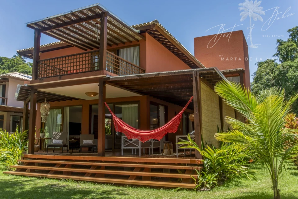 Imagens do imóveis ESTILOSA CASA DE 6 SUITES EM CONDOMINIO DE LUXO PE NA AREIA
