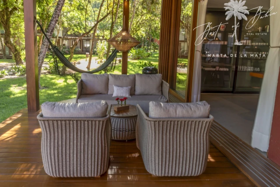 Imagens do imóveis CASA DE 7 SUITES EM CONDOMINO PE NA AREIA