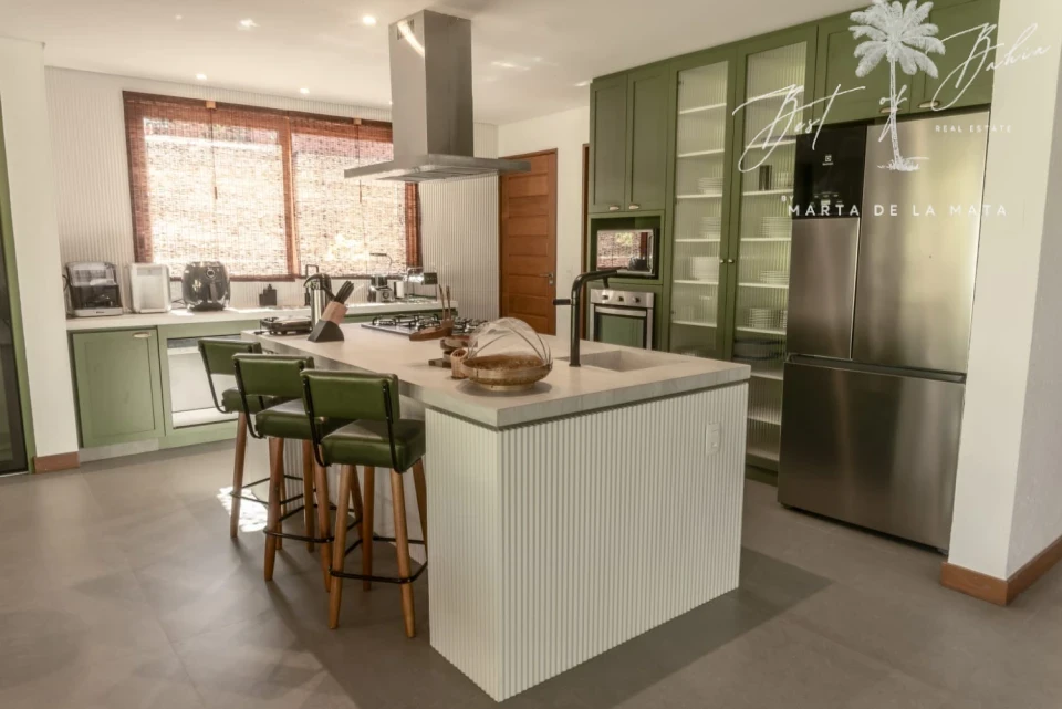 Imagens do imóveis CASA DE 7 SUITES EM CONDOMINO PE NA AREIA