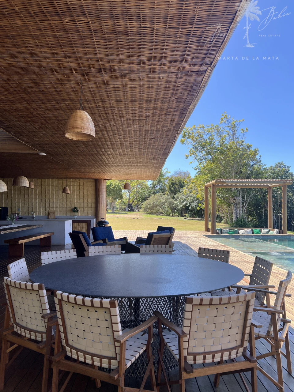 Imagens do imóveis ALUGA-SE CASA RECANTO DO MAR – 7 SUÍTES, QUADRA DE BEACH TENNIS E LAZER COMPLETO