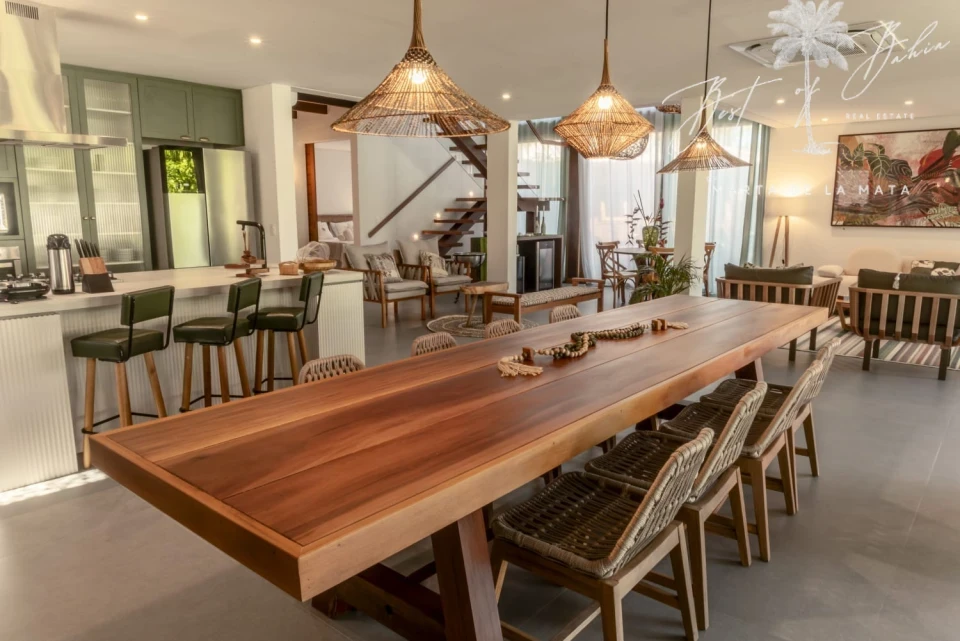 Imagens do imóveis CASA DE 7 SUITES EM CONDOMINO PE NA AREIA