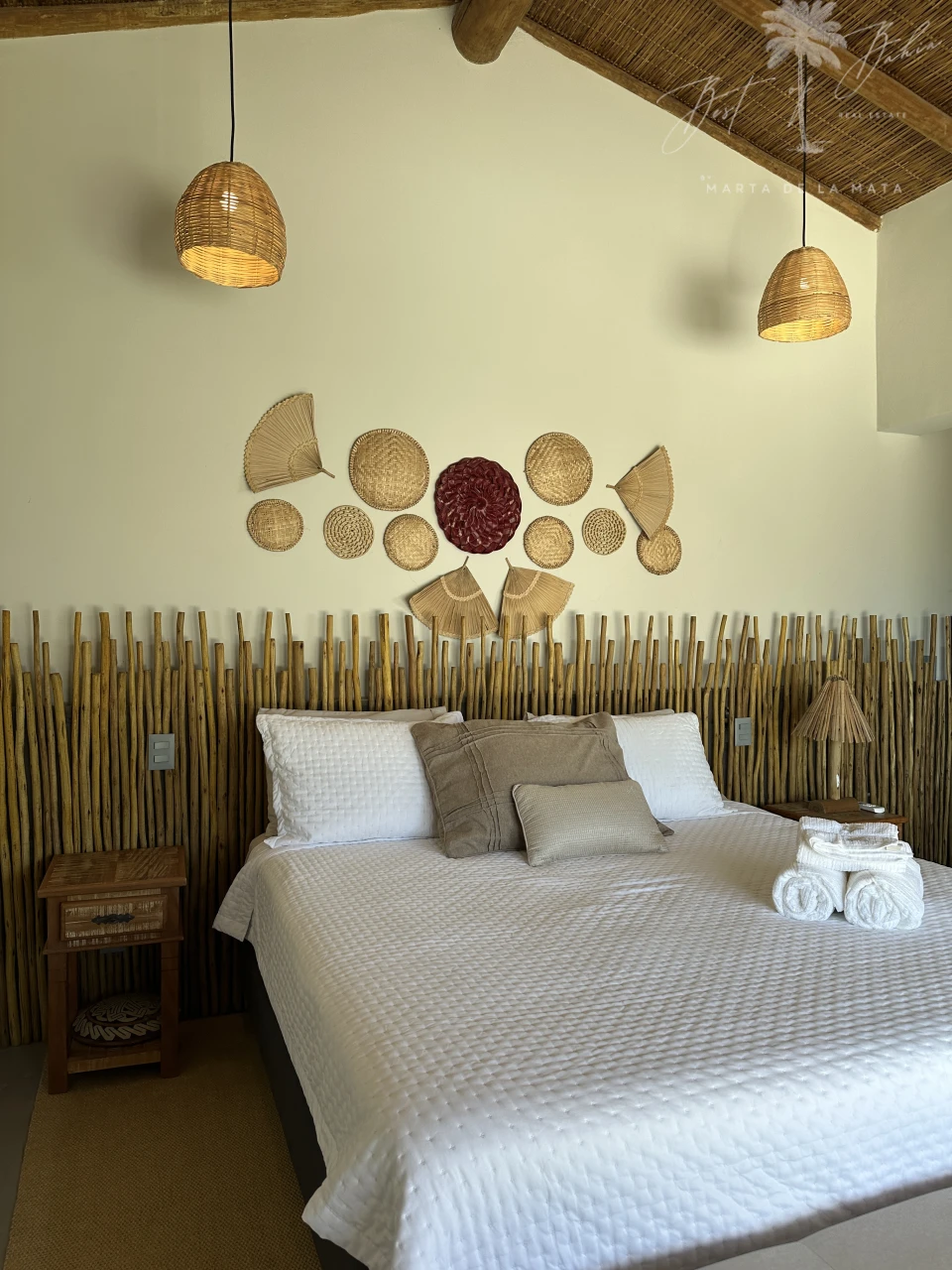 Imagens do imóveis ALUGA-SE CASA RECANTO DO MAR – 7 SUÍTES, QUADRA DE BEACH TENNIS E LAZER COMPLETO