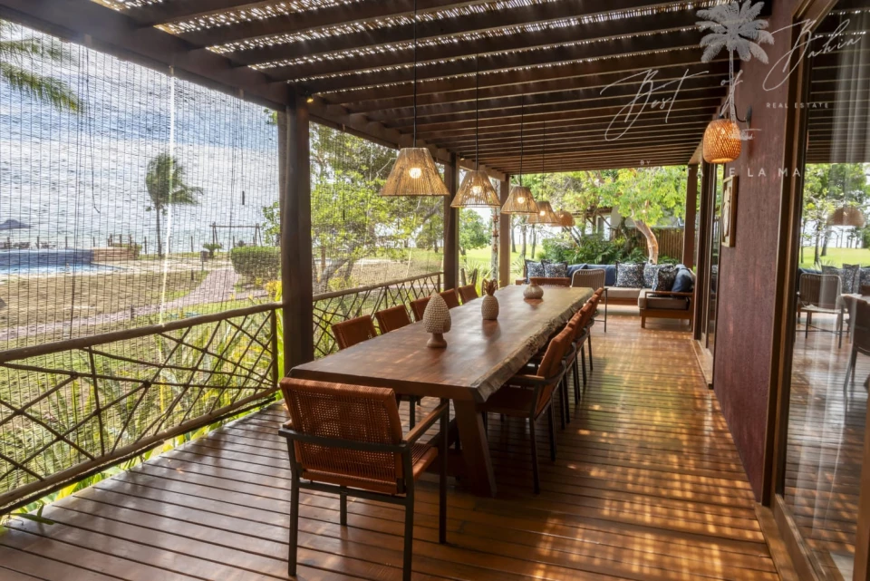 Imagens do imóveis CASA DE 6 SUITES EM CONDOMINIO DE LUXO PÉ NA AREIA COM VISTA PARA O MAR