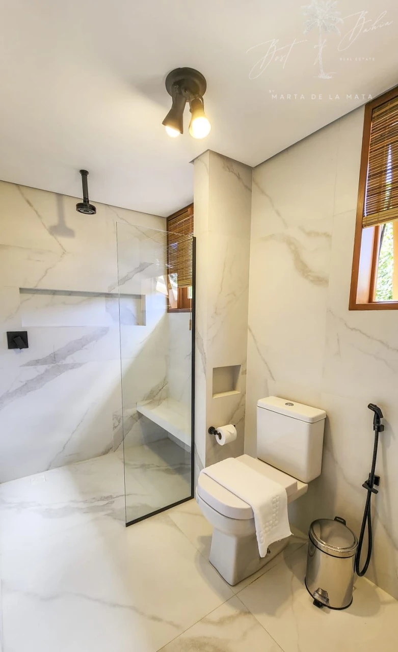 Imagens do imóveis CASA DE 4 SUITES EM CONDOMINO PÉ NA AREIA COM AREA DE LAZER COM PISCINA, ACADEMIA E RESTAURANTE