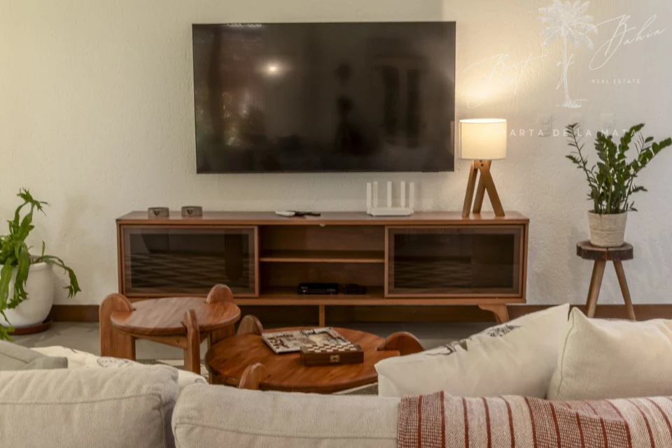 Imagens do imóveis ESTILOSA CASA DE 6 SUITES EM CONDOMINIO DE LUXO PE NA AREIA