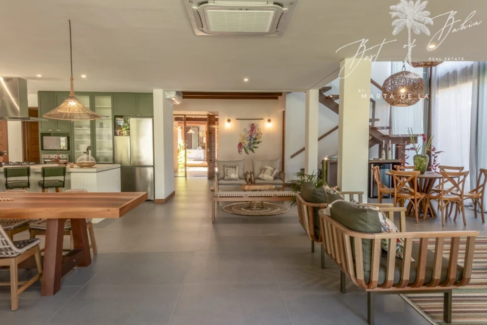 Imagens do imóveis CASA DE 7 SUITES EM CONDOMINO PE NA AREIA