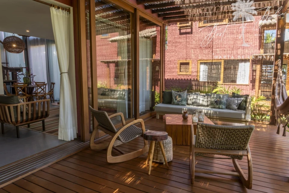 Imagens do imóveis CASA DE 7 SUITES EM CONDOMINO PE NA AREIA