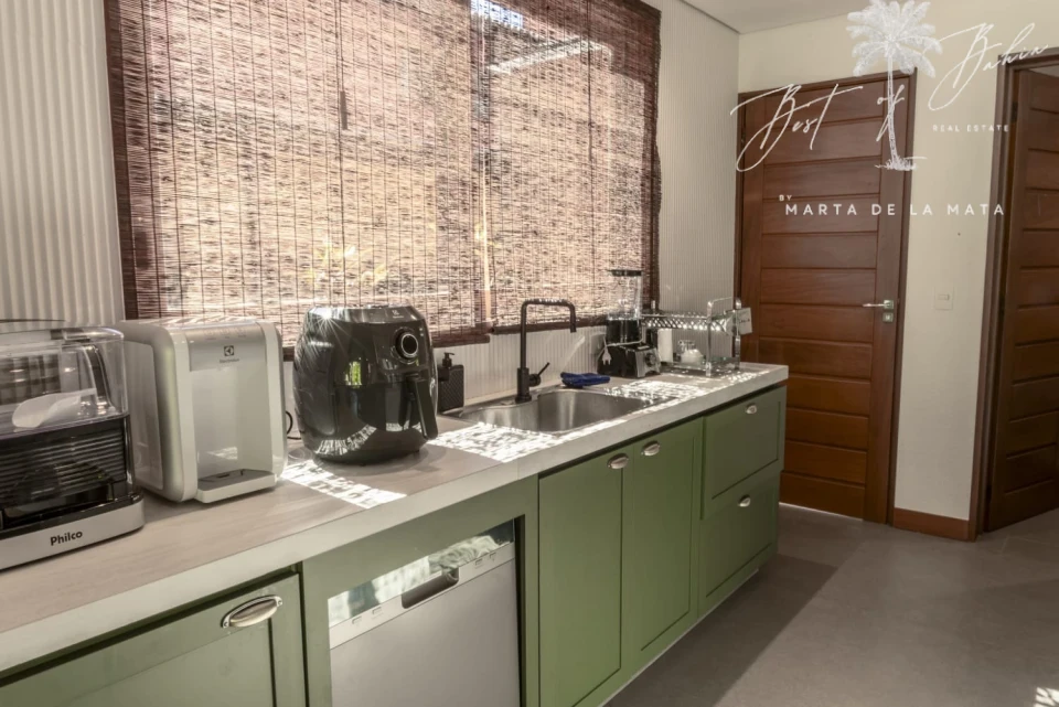 Imagens do imóveis CASA DE 7 SUITES EM CONDOMINO PE NA AREIA