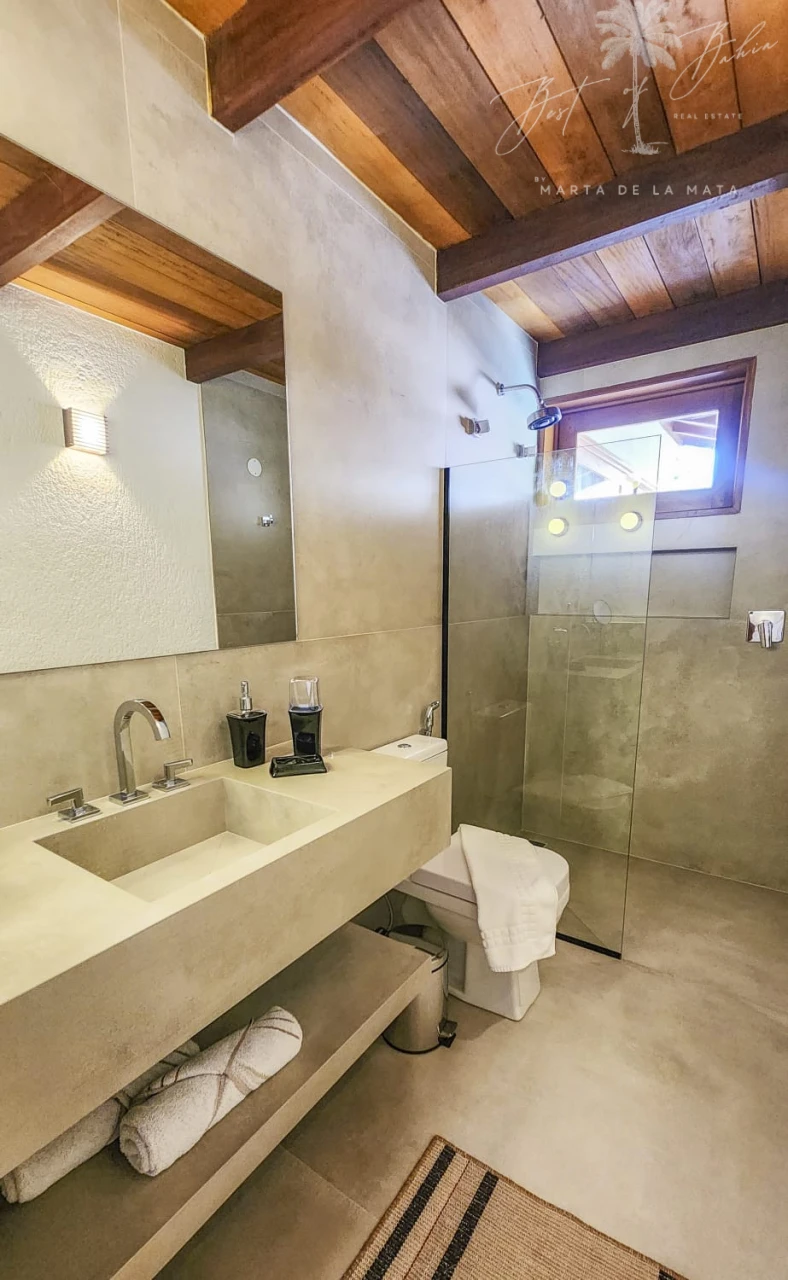 Imagens do imóveis CASA DE 4 SUITES EM CONDOMINO PÉ NA AREIA COM AREA DE LAZER COM PISCINA, ACADEMIA E RESTAURANTE