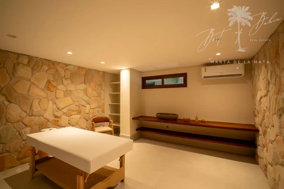 Imagens do imóveis Descubra a Casa Reserva dos Sonhos no Alto do Mucugê. Mansão exclusiva com 9 suítes, espetacular vista para o mar e mata, piscina infinita e spa.