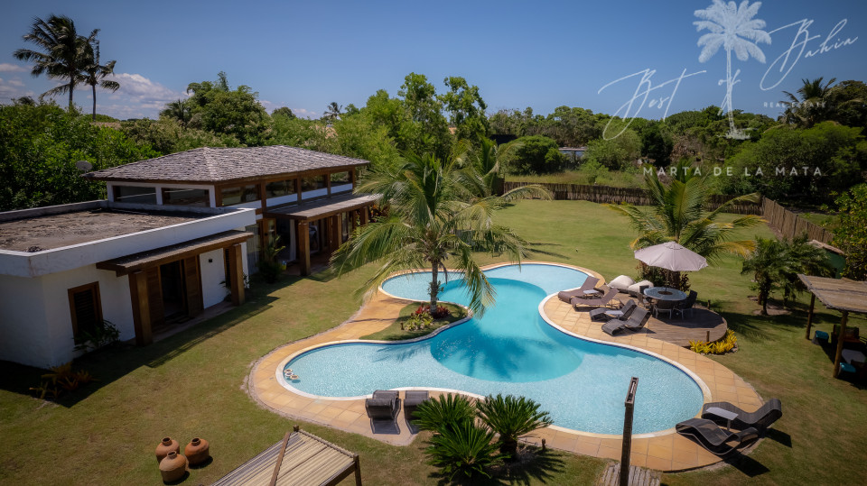 Imagens do imóveis CASA BRISA: LUXUOSA RESIDÊNCIA COM 5 SUÍTES, PISCINA PRIVATIVA E ACESSO EXCLUSIVO AO CLUBE DO OUTEIRO DAS BRISAS