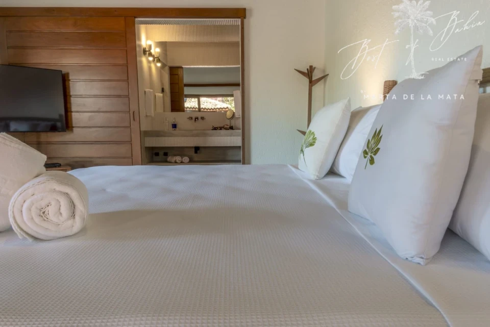 Imagens do imóveis CASA DE 7 SUITES EM CONDOMINO PE NA AREIA