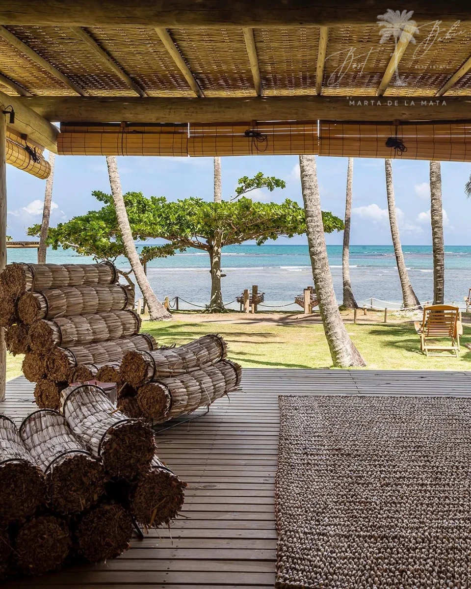 Imagens do imóveis Villa dos Espelhos: 3 suítes com o privilégio de estar a passos das águas cristalinas.