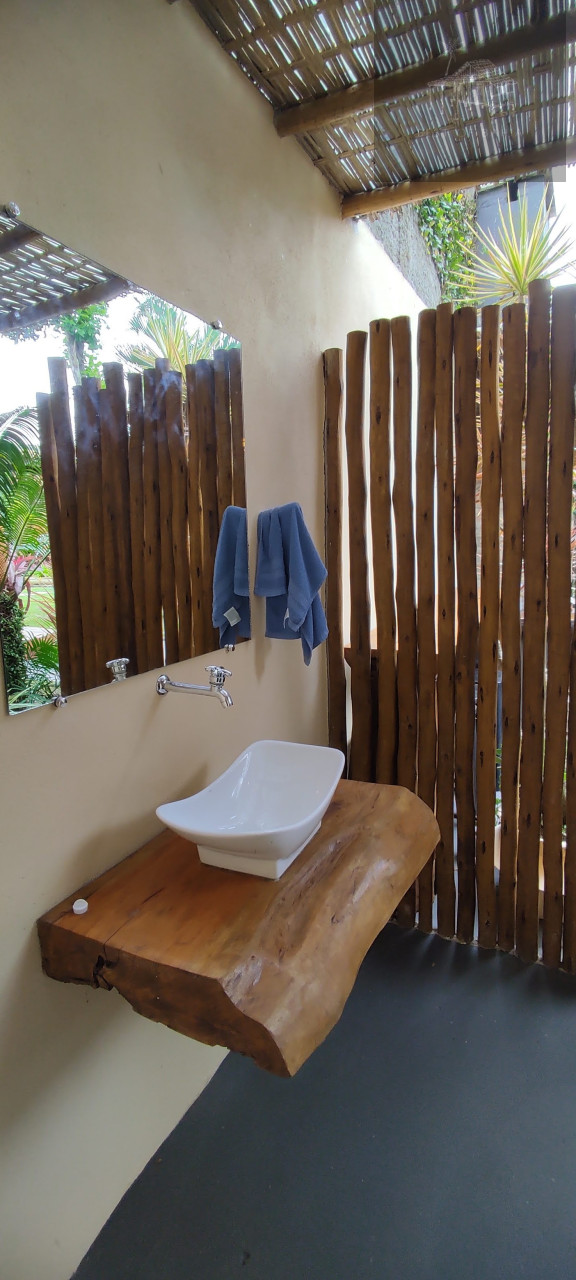 Imagens do imóveis CASA A 500 M DA PRAIA COM PISCINA E AREA GOURMET