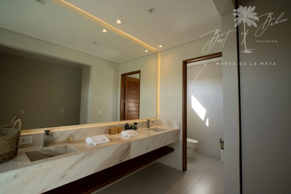 Imagens do imóveis Descubra a Casa Reserva dos Sonhos no Alto do Mucugê. Mansão exclusiva com 9 suítes, espetacular vista para o mar e mata, piscina infinita e spa.