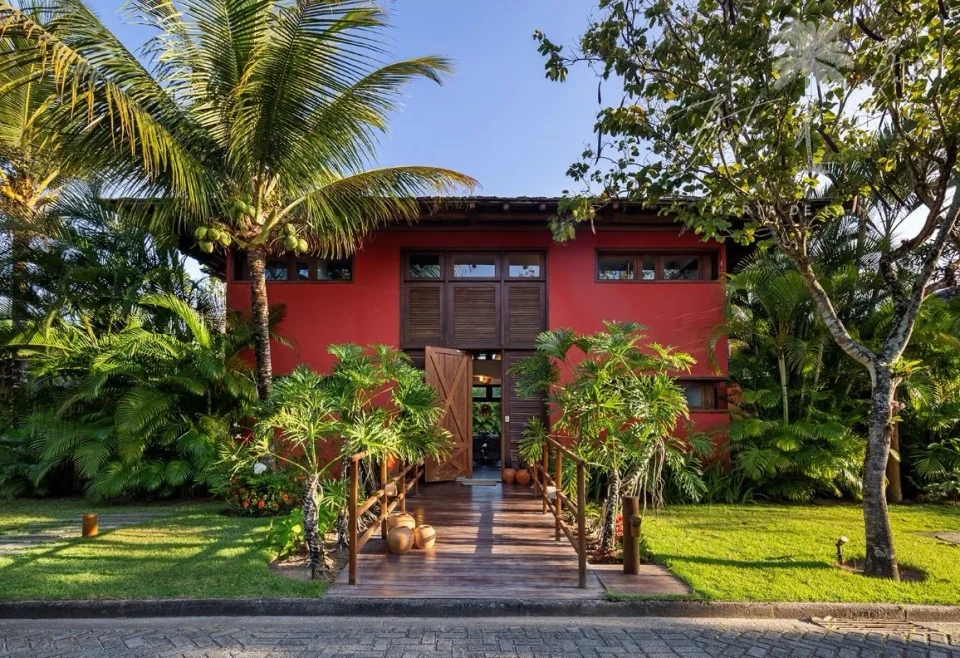 Imagens do imóveis ESPETACULAR CASA NO TERRA VISTA: 4 SUÍTES E CAMPO DE GOLFE