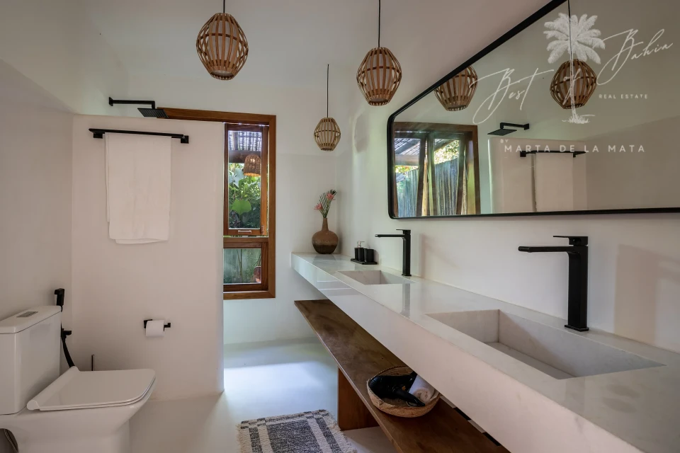 Imagens do imóveis CASA DE ALTO PADRÃO COM 5 SUITES E PISCINA A 50M DA PRAIA EM TRANCOSO | VILA VERDE