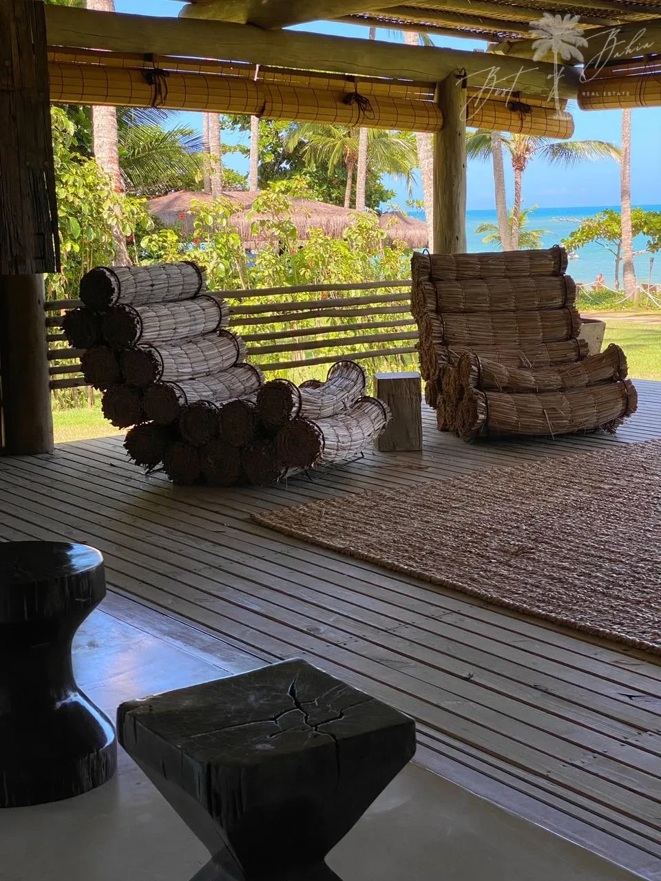 Imagens do imóveis Villa dos Espelhos: 3 suítes com o privilégio de estar a passos das águas cristalinas.