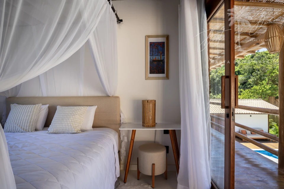 Imagens do imóveis CASA DE ALTO PADRÃO COM 5 SUITES E PISCINA A 50M DA PRAIA EM TRANCOSO | VILA VERDE