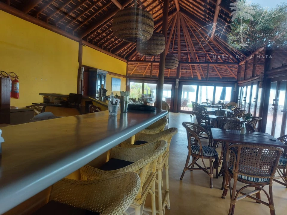 Imagens do imóveis CASA DE 4 SUITES EM CONDOMINO PÉ NA AREIA COM AREA DE LAZER COM PISCINA, ACADEMIA E RESTAURANTE