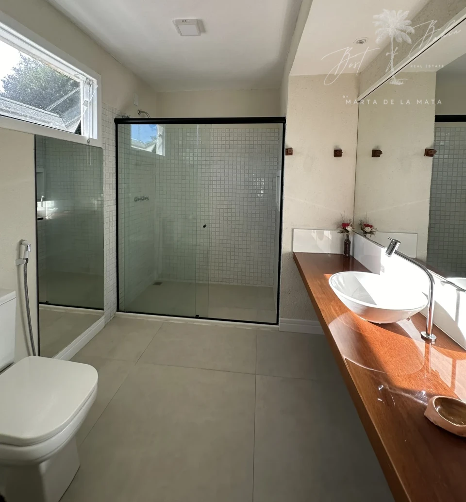 Imagens do imóveis Villa Joel — Casa com  6 quartos e 1 Suite , Piscina e Jacuzzi em Arraial d'Ajuda