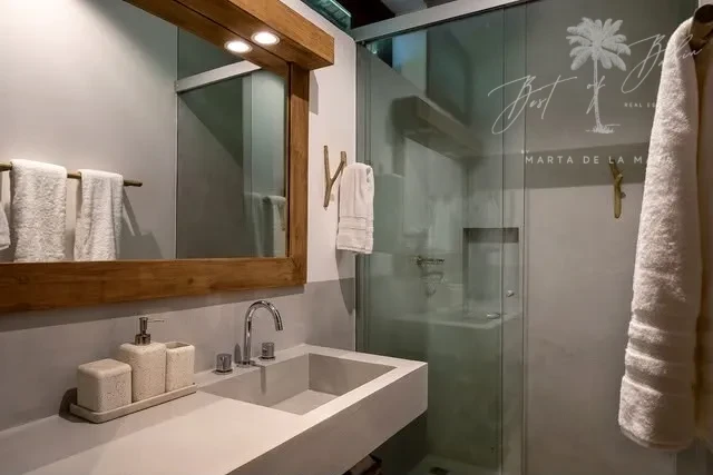 Imagens do imóveis CASA 53 NO TERRA VISTA: 4 SUÍTES E 2 SEMI NA NATUREZA, RUSTICIDADE, SOFISTICAÇÃO E LUXO.