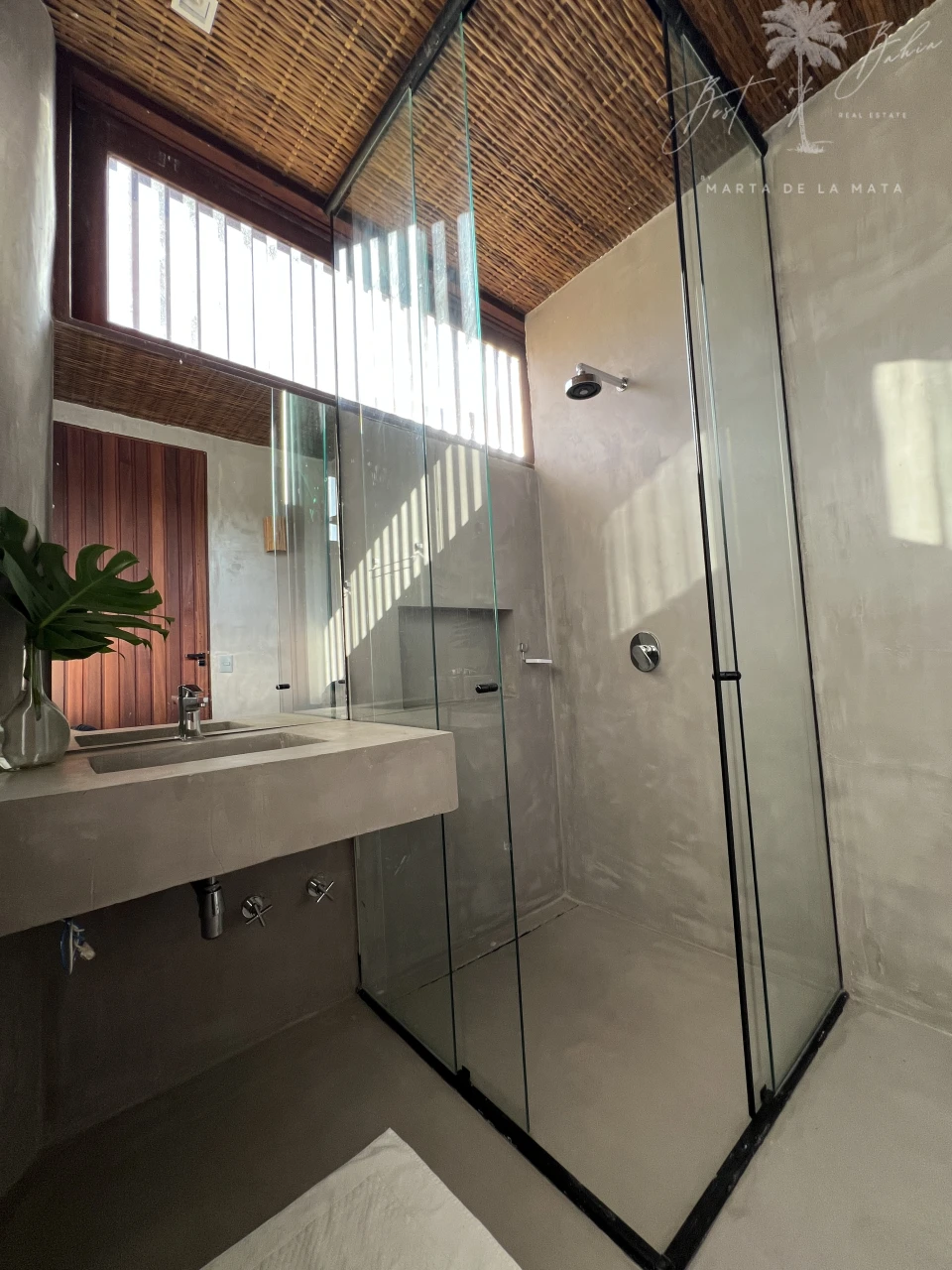 Imagens do imóveis ALUGA-SE CASA RECANTO DO MAR – 7 SUÍTES, QUADRA DE BEACH TENNIS E LAZER COMPLETO