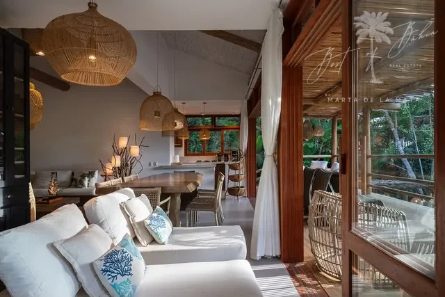 Imagens do imóveis CASA 53 NO TERRA VISTA: 4 SUÍTES E 2 SEMI NA NATUREZA, RUSTICIDADE, SOFISTICAÇÃO E LUXO.