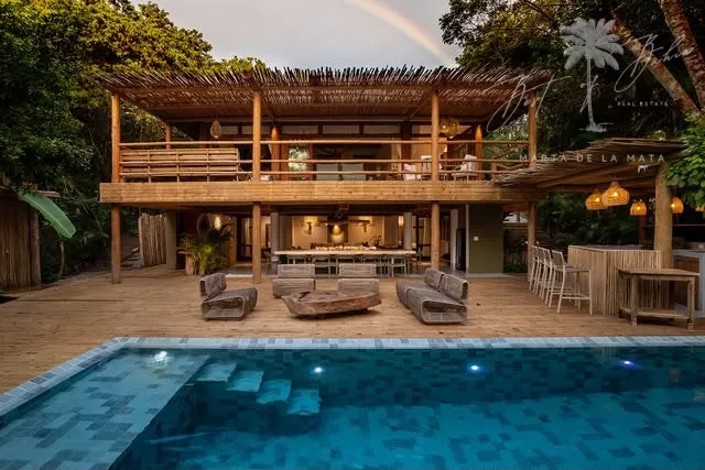 Imagens do imóveis CASA 53 NO TERRA VISTA: 4 SUÍTES E 2 SEMI NA NATUREZA, RUSTICIDADE, SOFISTICAÇÃO E LUXO.