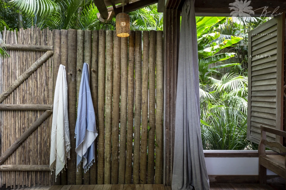 Imagens do imóveis ALUGA-SE CASA DAS PALMEIRAS – 4 SUÍTES, PISCINA E ÁREA GOURMET PRÓXIMO AO QUADRADO