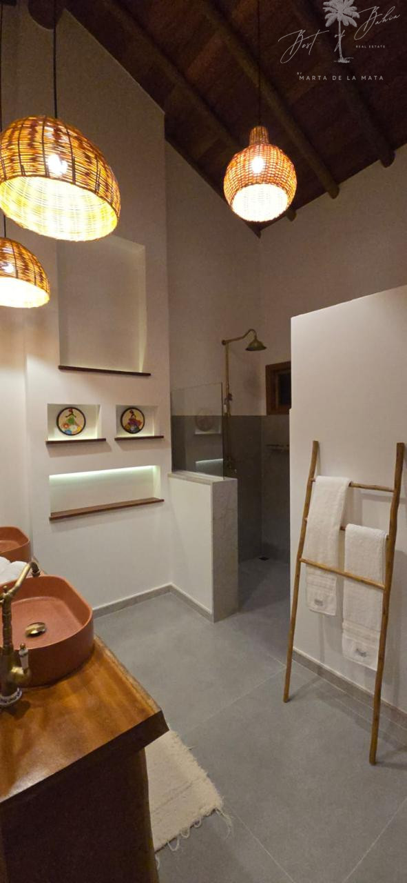 Imagens do imóveis CASA BOUGANART: CASA COM 5 SUÍTES, PISCINA, LAZER E LUXO A MINUTOS DA PRAIA!