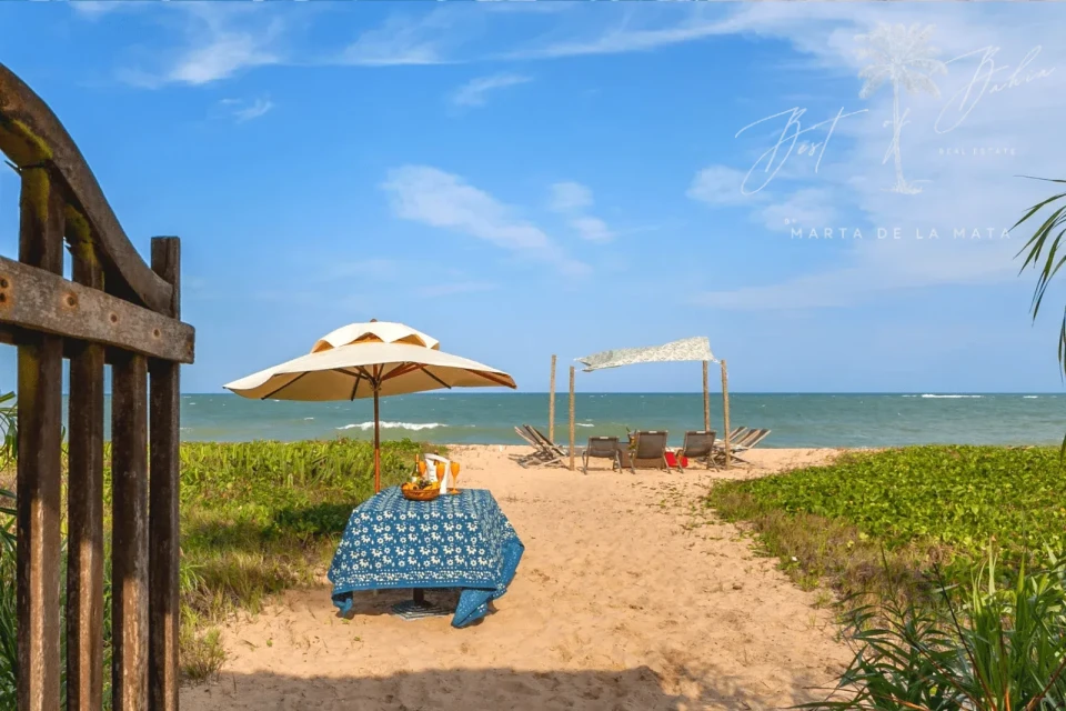 Imagens do imóveis CASA PÉ NA AREIA EM TRANCOSO COM 8 QUARTOS  PARA ATÉ 16 PESSOAS