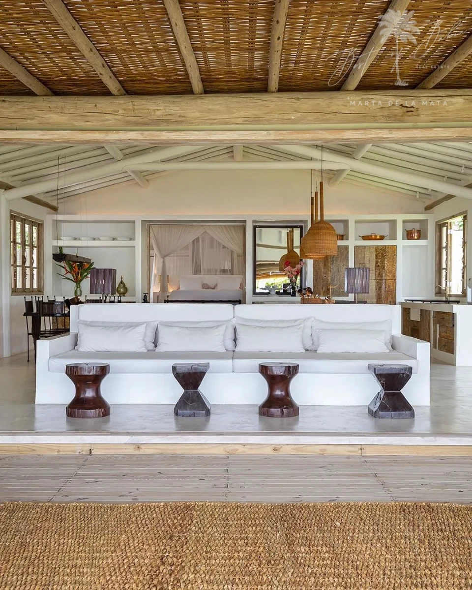 Imagens do imóveis Villa dos Espelhos: 3 suítes com o privilégio de estar a passos das águas cristalinas.