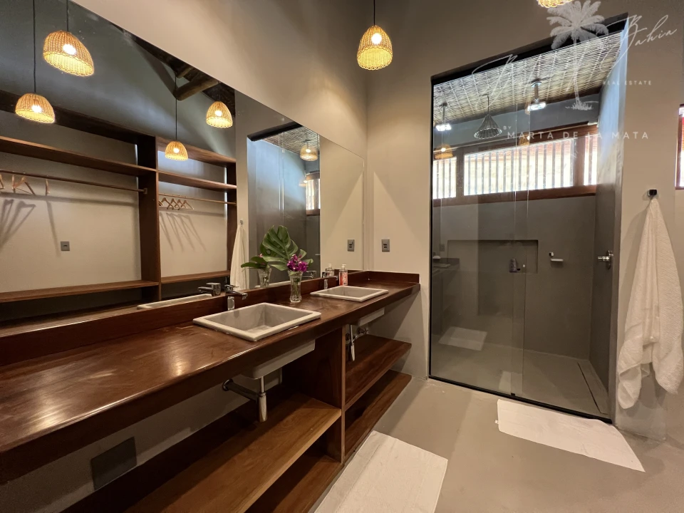 Imagens do imóveis ALUGA-SE CASA RECANTO DO MAR – 7 SUÍTES, QUADRA DE BEACH TENNIS E LAZER COMPLETO