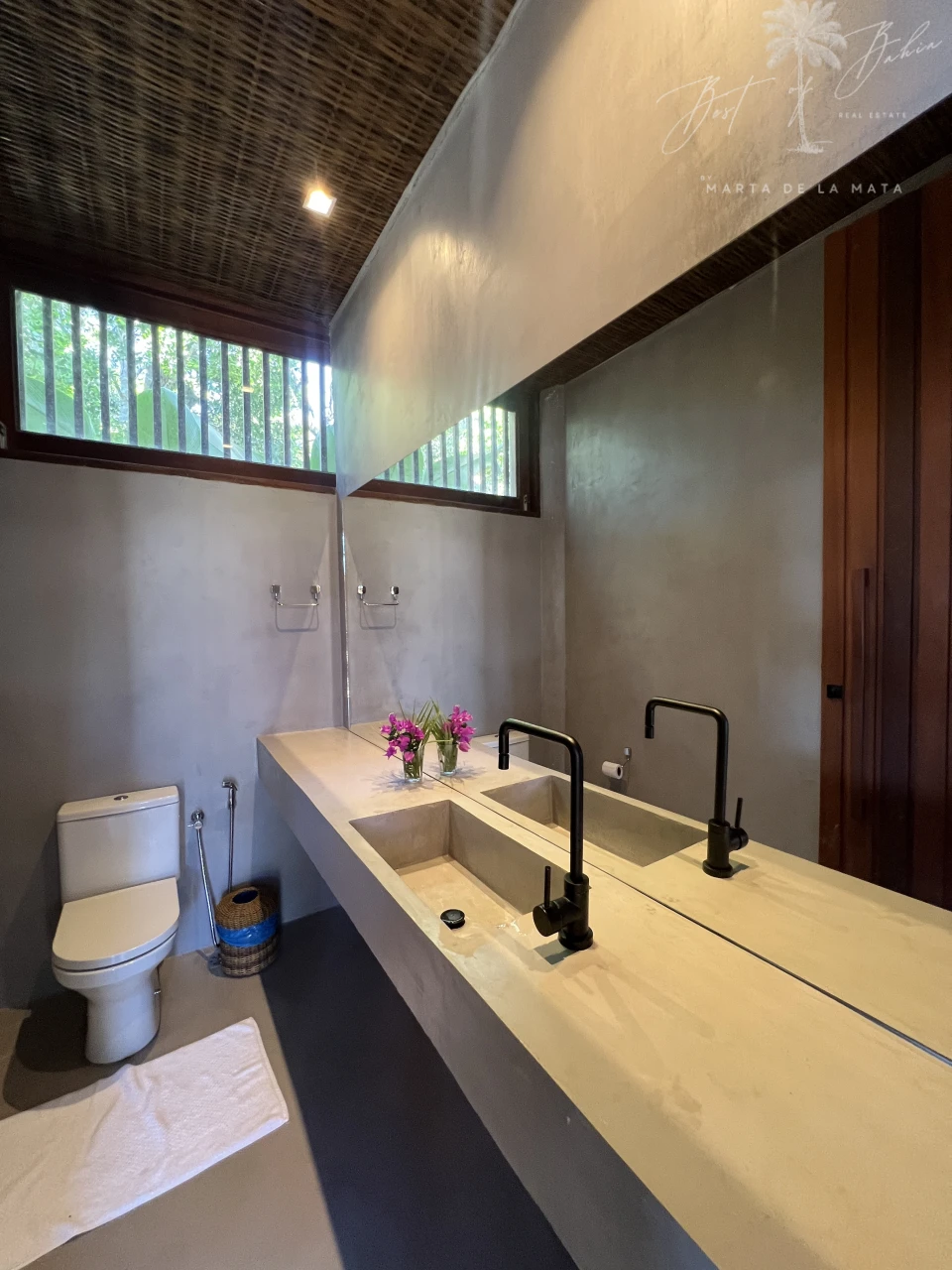 Imagens do imóveis ALUGA-SE CASA RECANTO DO MAR – 7 SUÍTES, QUADRA DE BEACH TENNIS E LAZER COMPLETO