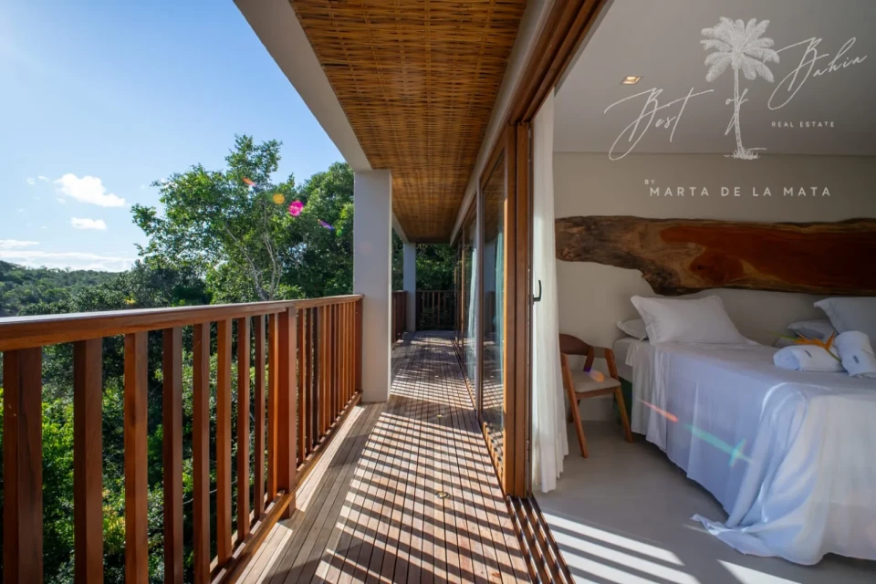 Imagens do imóveis Descubra a Casa Reserva dos Sonhos no Alto do Mucugê. Mansão exclusiva com 9 suítes, espetacular vista para o mar e mata, piscina infinita e spa.