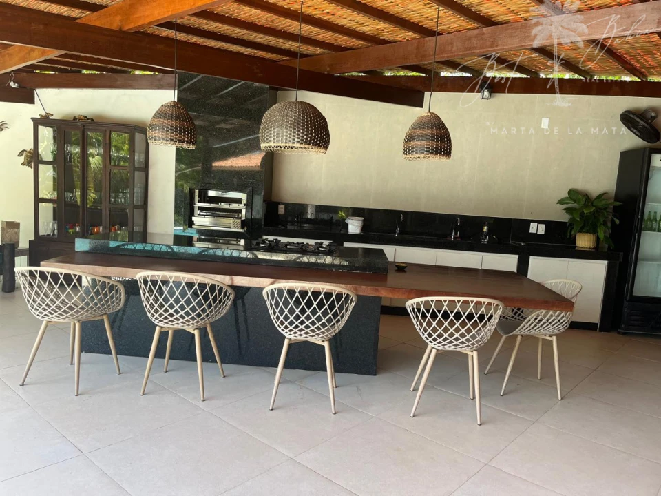 Imagens do imóveis ALUGA-SE VILLA HIBISCUS OCEAN – 5 SUÍTES, VISTA MAR E ACESSO DIRETO À PRAIA