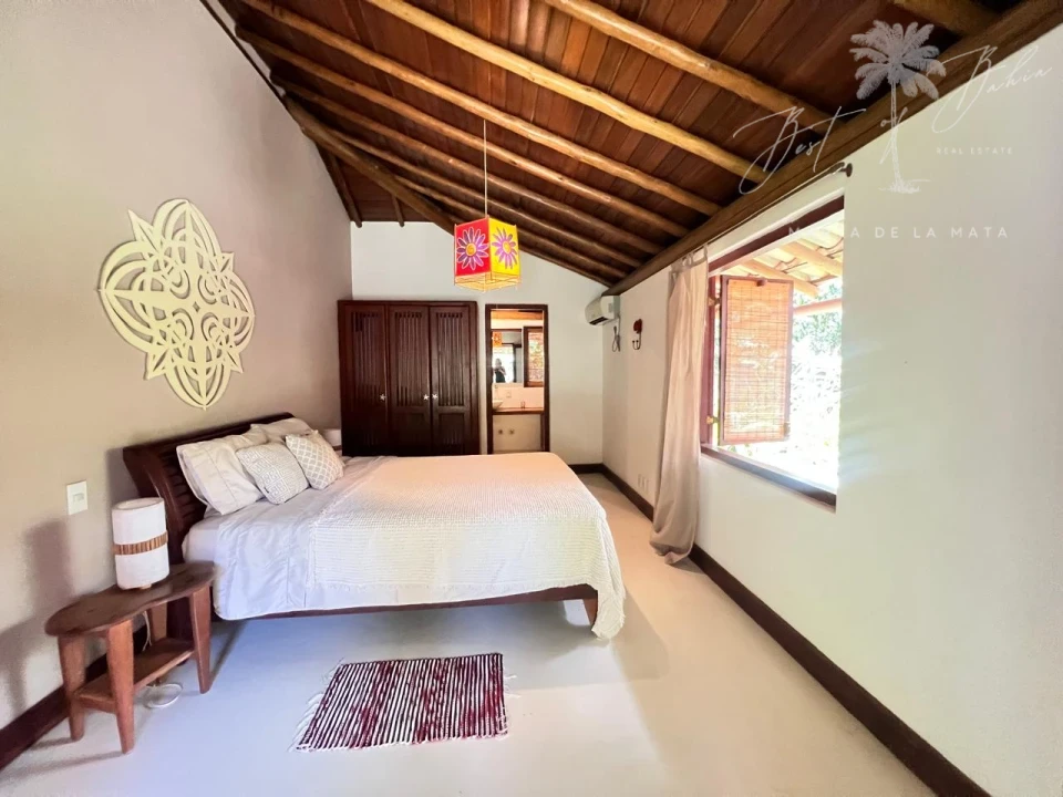 Imagens do imóveis Casa Coqueiros  com 4 suítes , piscina e academia.