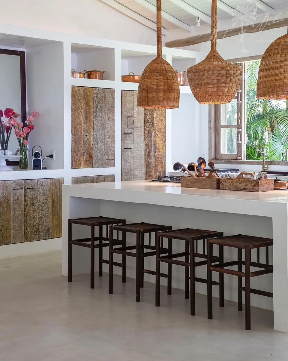 Imagens do imóveis Villa dos Espelhos: 3 suítes com o privilégio de estar a passos das águas cristalinas.