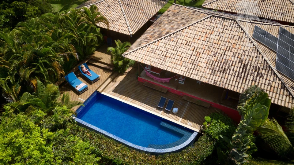 Imagens do imóveis CASA NO OUTEIRO DAS BRISAS – 4 SUÍTES, PISCINA E LOCALIZAÇÃO PRIVILEGIADA NA PRAIA DO ESPELHO