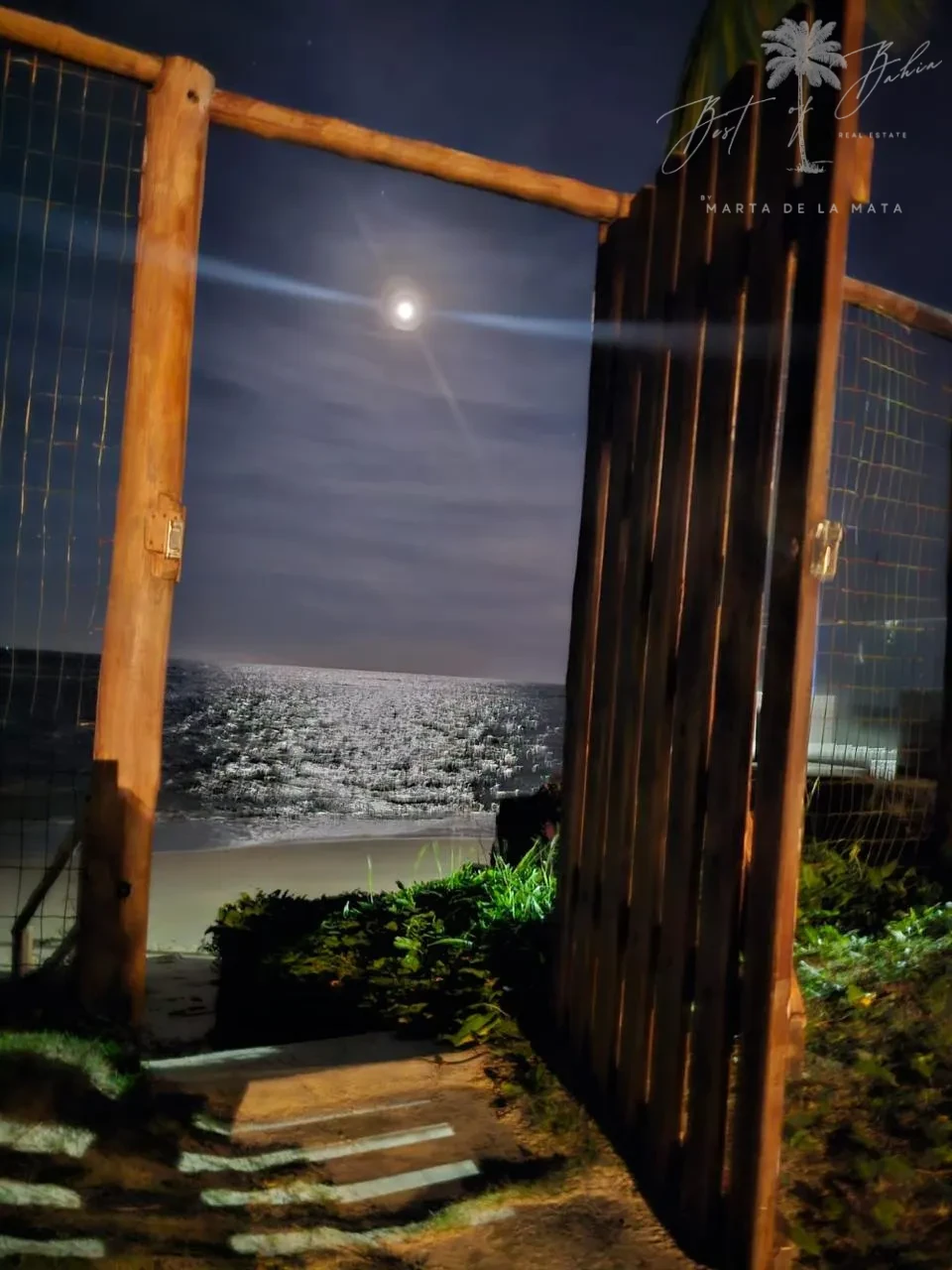 Imagens do imóveis Casa SolArMar:  À  Beira Mar  Com 2 Suítes E Piscina