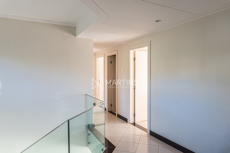 Imagens do imóveis Casa de 590m² à venda na SHIS QI 28 Lago Sul – 5 suítes, 4 vagas, vista para o Lago