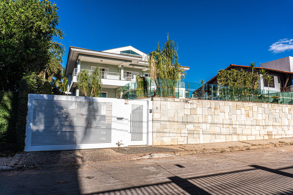Imagens do imóveis Casa de 590m² à venda na SHIS QI 28 Lago Sul – 5 suítes, 4 vagas, vista para o Lago